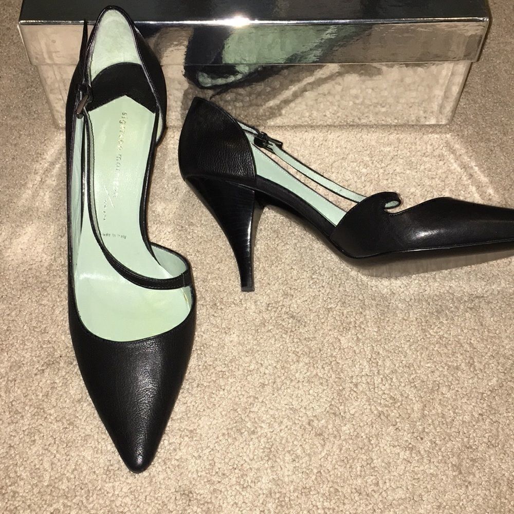 Sigerson Morrison Women’s Black Leather Pointy Toe Heels with Adjustable Strap